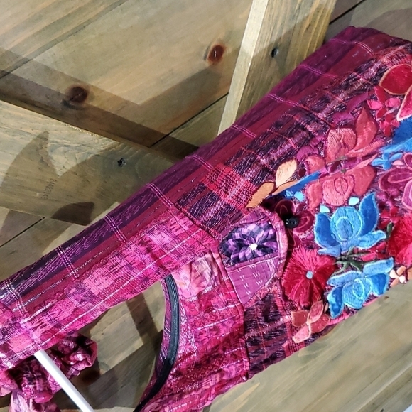 ARTISAN PURPLE PINK EMBROIDERED FLORAL BAG - Picture 3 of 10